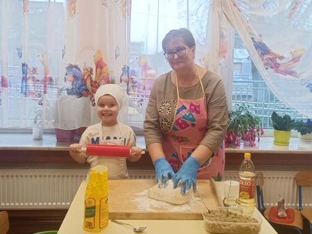„Lepimy pierogi – przedszkolna lekcja tradycji”